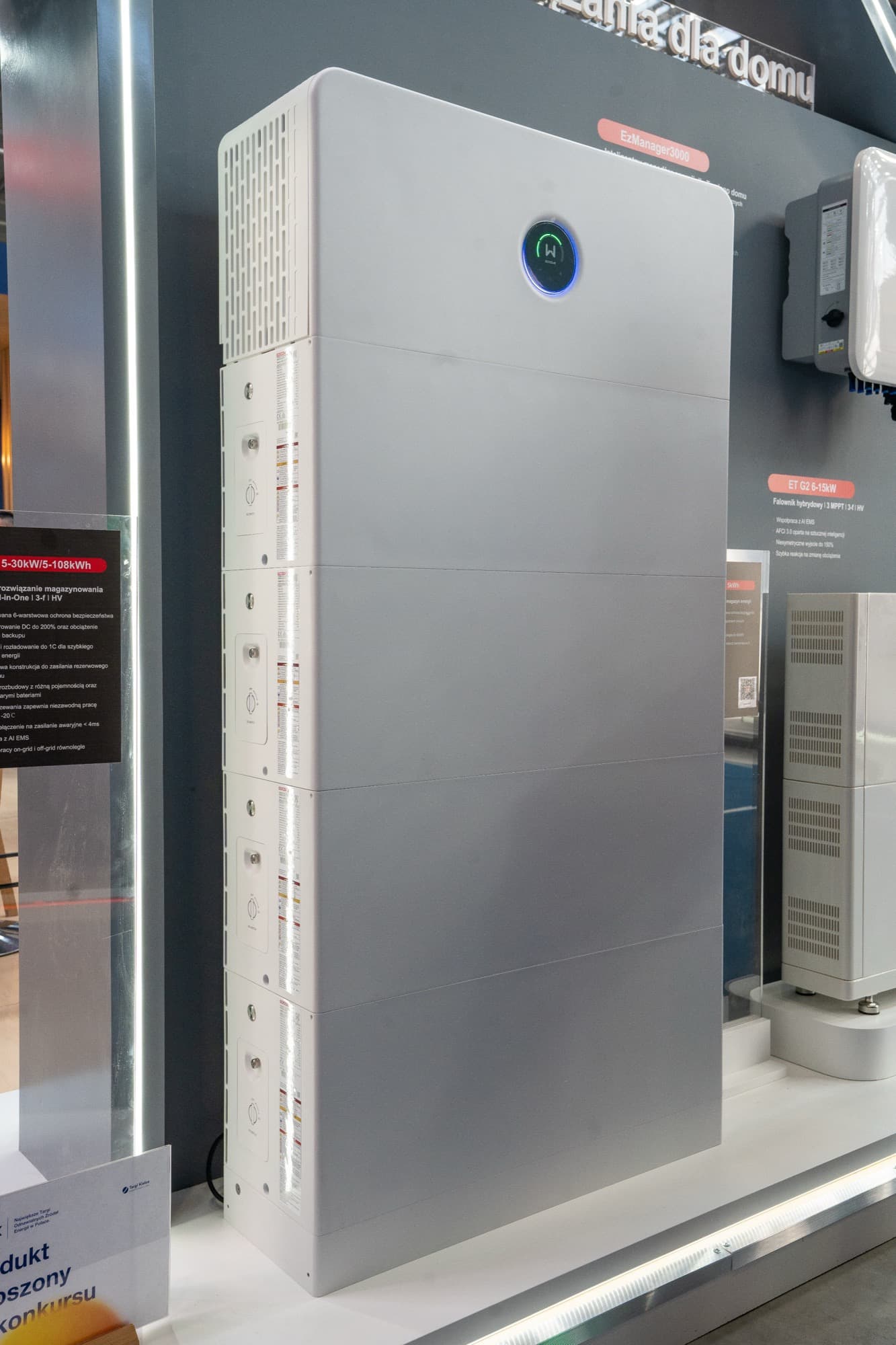 Kamil Sankowski z Solution Managerem GoodWe na targach ENEX 2026